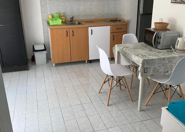 Alek Gostinjska kuća 3*