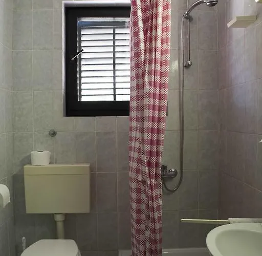 Gostinjska kuća Alek 3*