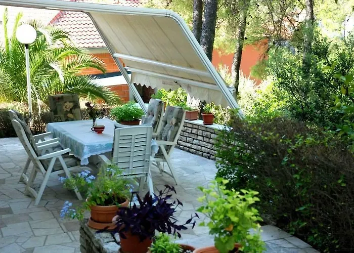 Alek 3* Vrboska